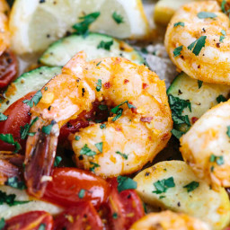 One Pan Spicy Garlic Shrimp with Vegetables