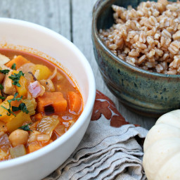 One Pot Chicken and Chickpea Curry Soup