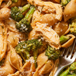 One-Pot Chicken & Broccoli Pasta