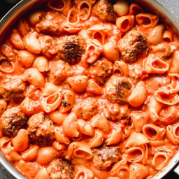 one-pot-creamy-tomato-pasta-sauce-and-meatballs-2581813.jpg