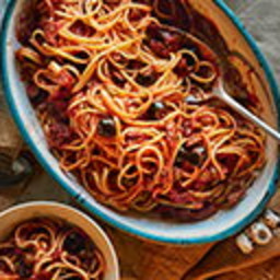 One-pot linguine with olives, capers and sundried tomatoes