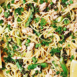 One-pot pasta with asparagus, tuna, lemon and capers