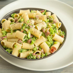 one-pot-pasta-with-broccoli-ham-and-parmesan-2398788.jpg