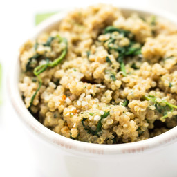 One Pot Quinoa Mac and Cheese with Spinach