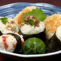 Onigiri (Rice Balls with Delicious Fillings)