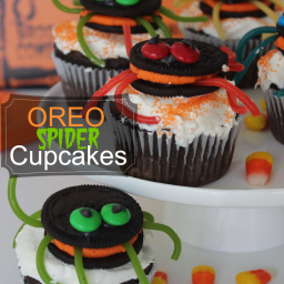 Oreo Stuffed Spider Cupcakes