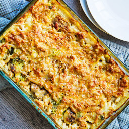 Oven baked Mac and Cheese with broccoli and mushrooms