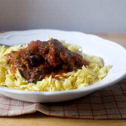 oven-braised beef with tomatoes and garlic