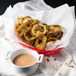 Oven-Fried Onion Rings with Comeback Sauce