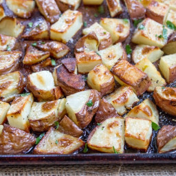 oven-roasted-red-potatoes-1679970.jpg