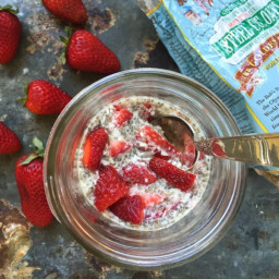 overnight refrigerator steel cut oats with chia and strawberries