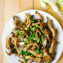 Oyster mushrooms, garlic, and green onions saute (Paleo, Gluten Free)