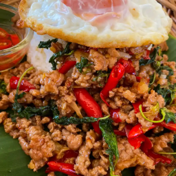 Pad Kra Pao Recipe (Authentic Thai Basil Pork)