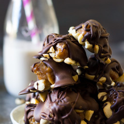 Paleo and Vegan Cashew Caramel Clusters {Turtle Candy}