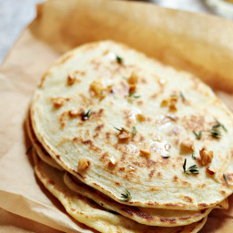 Paleo Garlic Naan Bread (Quick and Easy Recipe)