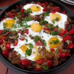 (Paleo) Sausage-Pepper Skillet With Nest Fresh Eggs + Giveaway!