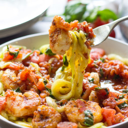 Paleo Zucchini Pasta with Spicy Shrimp Marinara {Whole30}