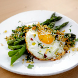 Pan-Roasted Asparagus with a Crispy Fried Egg