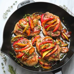 Pan-Seared Pork Chops with Caramelized Apples