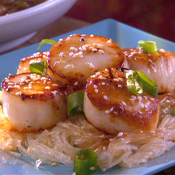 Pan Seared Scallops with Sesame Sauce and Cellophane Noodles