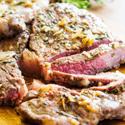 PAN SEARED STEAK WITH ROSEMARY AND GARLIC BUTTER
