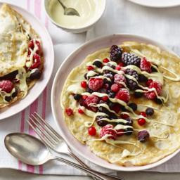 Pancakes with berries and white chocolate