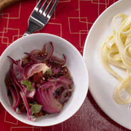 Pasta Sauce with Red Onions