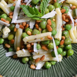 Pasta with Fresh Peas, Lemon and Mint