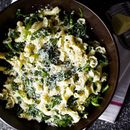 pasta-with-garlicky-broccoli-r-6f7646-1a3685c80fa0801409de2498.jpg
