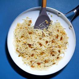Pasta With Pine Nuts and Golden Raisins
