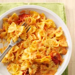 Pasta with Roasted Garlic and Tomatoes Recipe