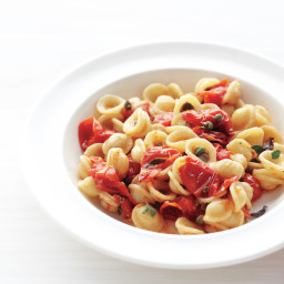 pasta-with-roasted-tomatoes-and-capers-1806481.jpg
