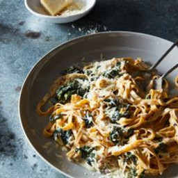 Pasta with Yogurt and Spicy Creamed Kale