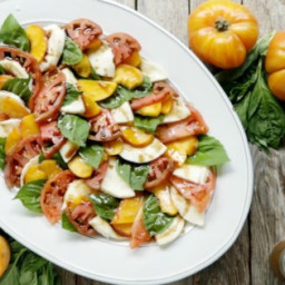 Peach and Tomato Caprese Salad Recipe