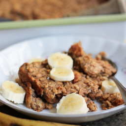 Peanut Butter Banana Baked Oatmeal with Chia Seeds
