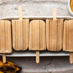 Peanut Butter Banana Popsicles (4 Ingredients!)