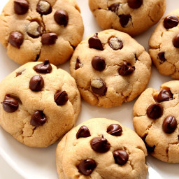 peanut-butter-chocolate-chip-cookies-recipe-1652496.jpg