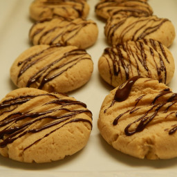 Peanut butter chocolate drizzled cookies