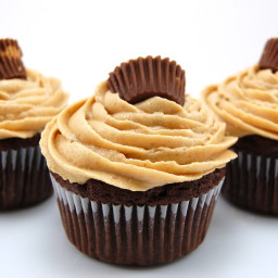 Chocolate Peanut Butter Cup Cupcakes with Peanut Butter Buttercream Icing