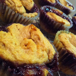 peanut-butter-jelly-cupcakes-with-f.jpg