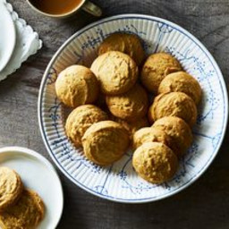 Peanut Butter-Sesame Cookies 