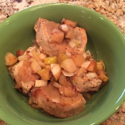 Pear and Apple Crock Pot Pork(http://wholefoodsnewbody.blogspot.com)