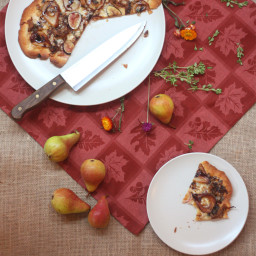 Pear and Fig Pizza with Smoked Gouda and Pulled Pork