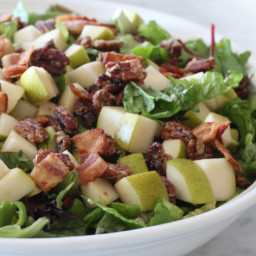 Pear and Pecan Salad with Red Wine Vinaigrette