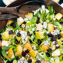 Pear Romaine Lettuce Salad with Blue Cheese