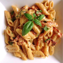 Penne Alfredo with Bacon and Sundried Tomato