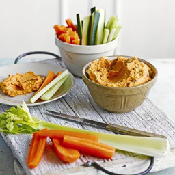 Pepper and walnut houmous with veggie dippers