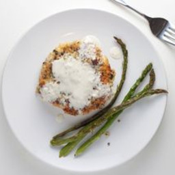 Pepper crusted salmon cakes with horseradish sauce