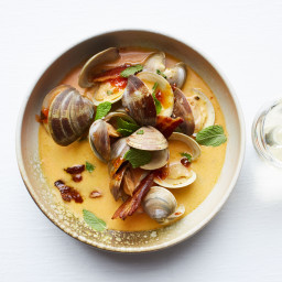Pepper Jelly–Braised Clams with Mint