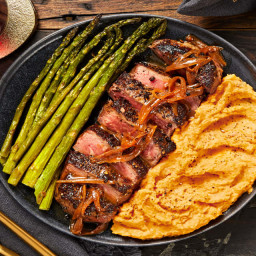 Peppercorn-Crusted Sirloin with Shallot Pan Sauce with Roasted Asparagus an